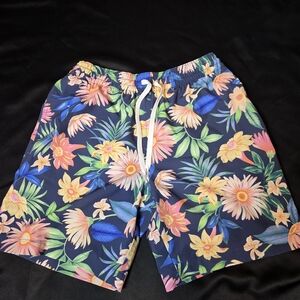 Men’s Chubbies Floral Swim / Hybrid Shorts
Size Medium